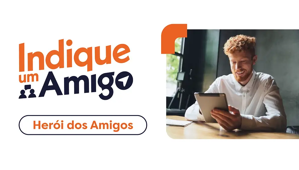 indique um amigo clinicorp. dentista gestor de clínica usando tablet e indicando amigo para assinar software clinicorp.